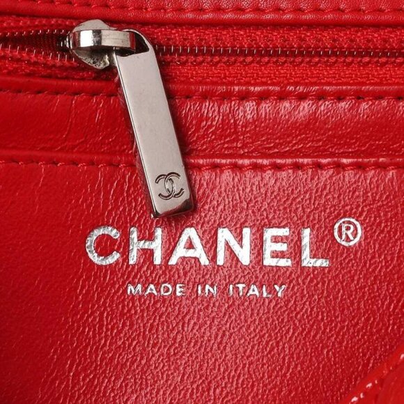 Chanel Red Chevron Quilted Patent Leather Classic Rectangular Mini Flap Bag - Picture 2 of 10